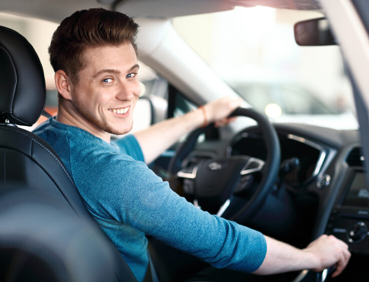 Driving as an additional income: how to make money while driving?